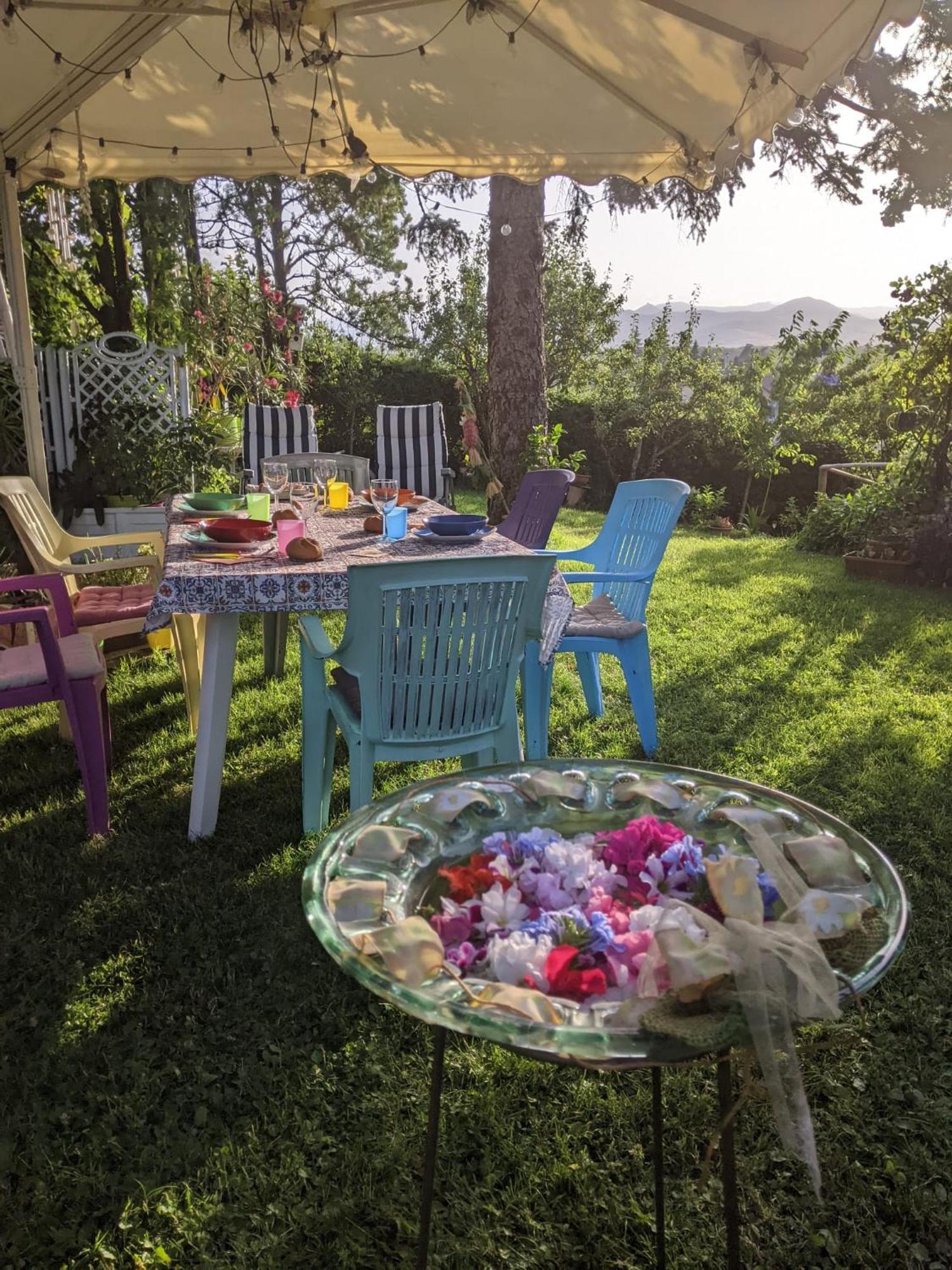 포르노보 디 타로 Nel Giardino Di Oz B&B 외부 사진